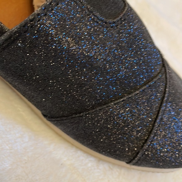 Soda barely worn light weight slip-ons size 6.5/7.0. - Picture 4 of 4